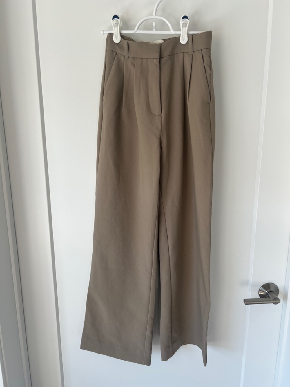 High-Waist Wide Leg Trousers in Taupe - Picture 2 of 10